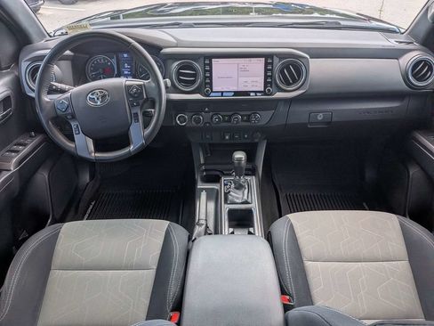 Used 2020 Toyota Tacoma TRD Off-Road AWD/4WD image 14