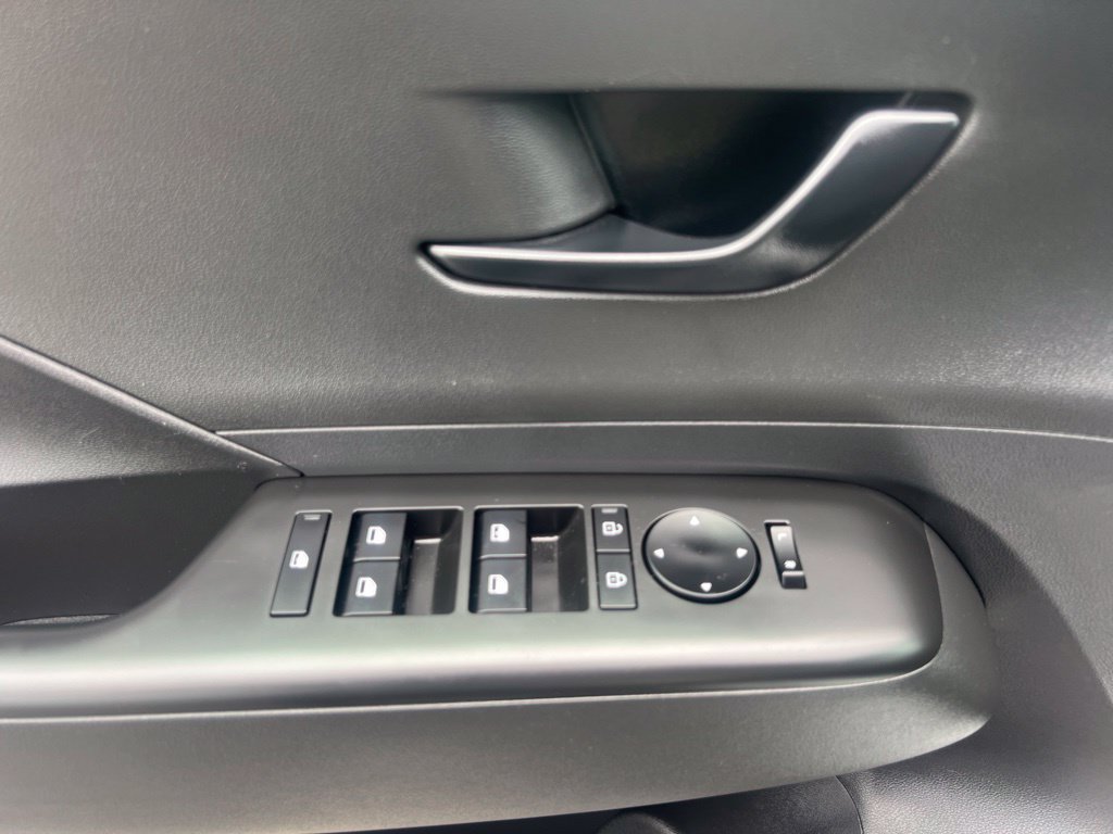 Used 2025 Hyundai Kona SEL AWD/4WD image 27
