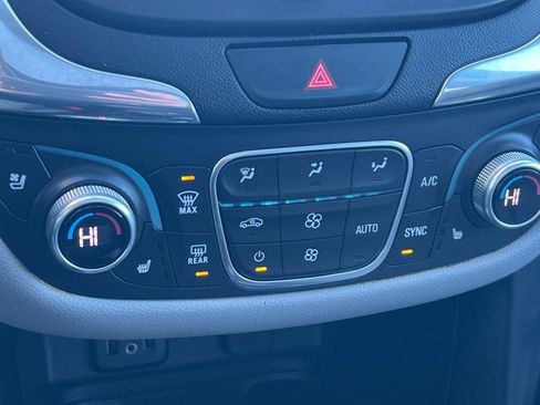 Used 2018 Chevrolet Equinox Premier image 18