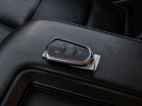 Used 2020 Chevrolet Suburban LT image 76