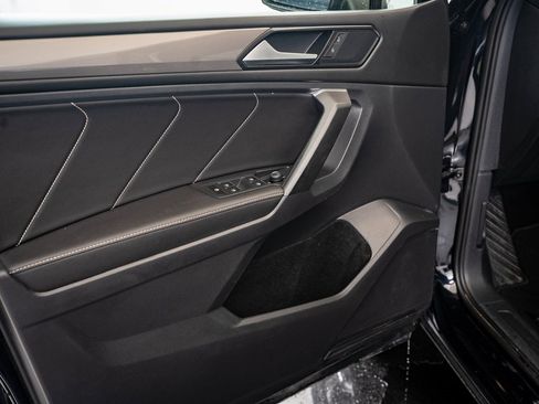 Used 2022 Volkswagen Tiguan SE image 21