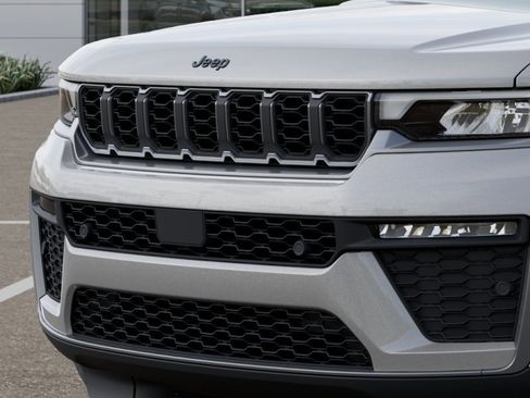 New 2026 Jeep Grand Cherokee Limited AWD/4WD image 38