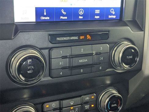 Used 2019 Ford F150 Lariat w/ Equipment Group 502A Luxury AWD/4WD image 22