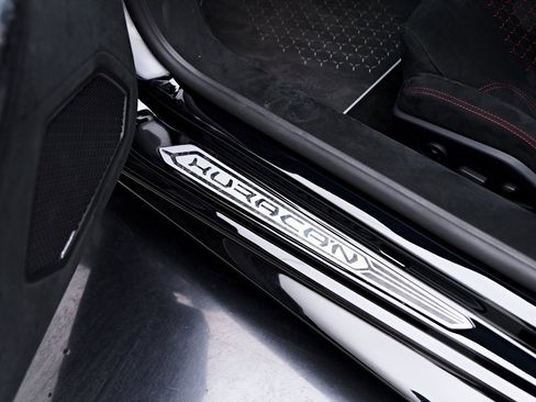 Used 2018 Lamborghini Huracan Performante image 54