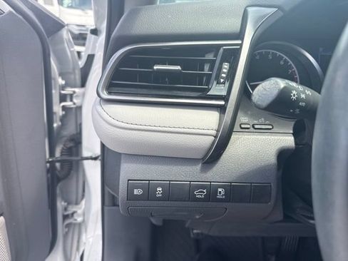 Used 2024 Toyota Camry SE FWD image 9