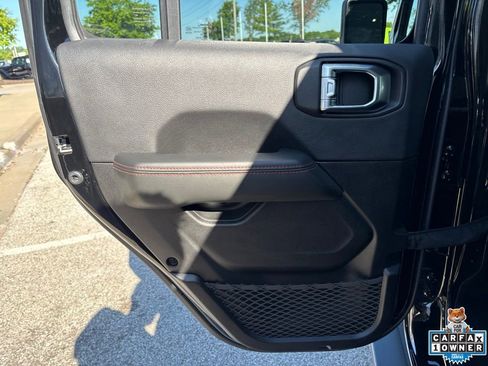 Used 2025 Jeep Wrangler Unlimited Rubicon AWD/4WD image 35