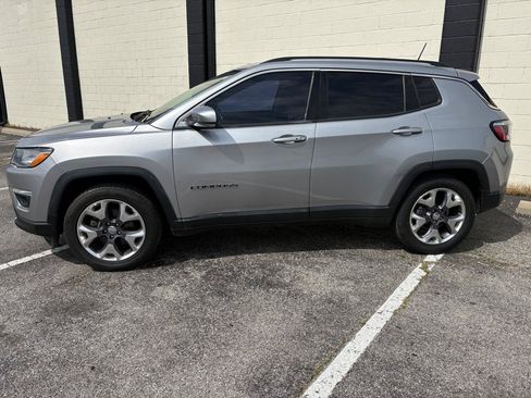 Used 2021 Jeep Compass Limited FWD image 2