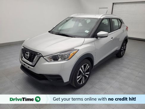 Used 2019 Nissan Kicks SV image 1