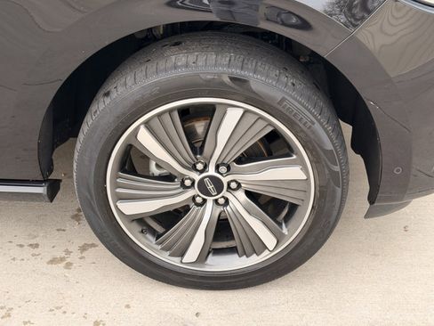 Used 2019 Lincoln Navigator Reserve image 26