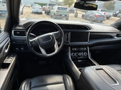 Used 2024 GMC Yukon XL Denali RWD image 19
