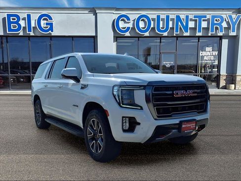 Used 2022 GMC Yukon XL AT4 image 7