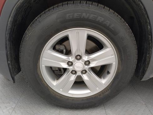 Used 2019 Chevrolet Trax LT w/ LT Convenience Package FWD image 31