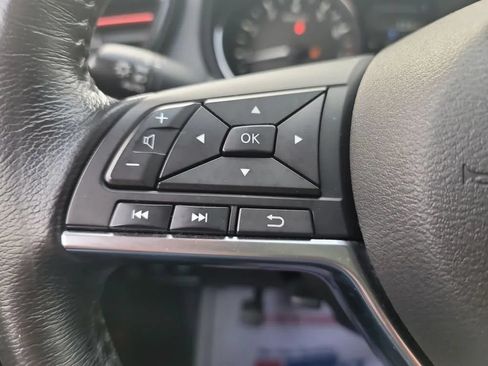Used 2019 Nissan Rogue SV AWD/4WD image 21