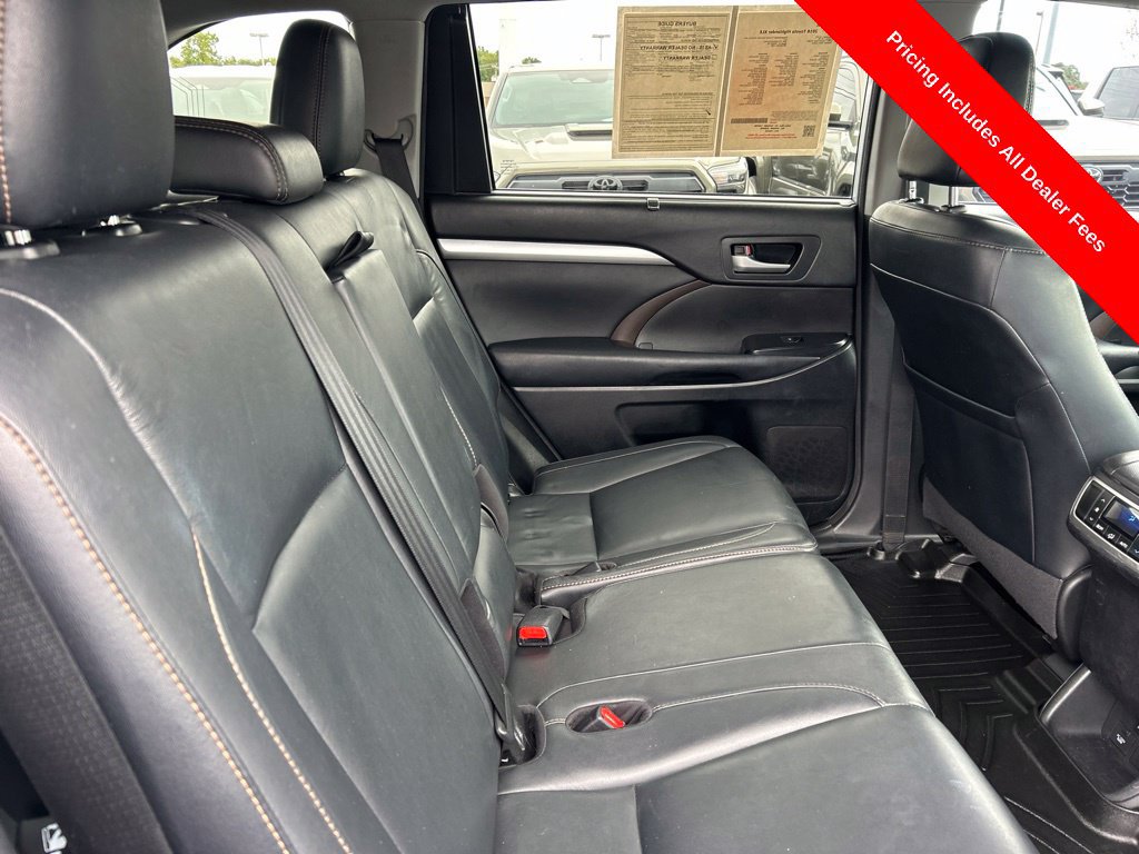 Used 2018 Toyota Highlander XLE AWD/4WD image 23