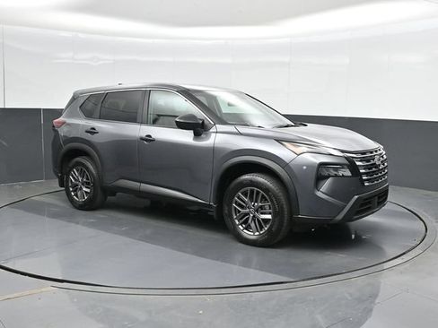 Used 2026 Nissan Rogue S FWD image 5