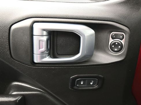 Used 2022 Jeep Wrangler Sport AWD/4WD image 13