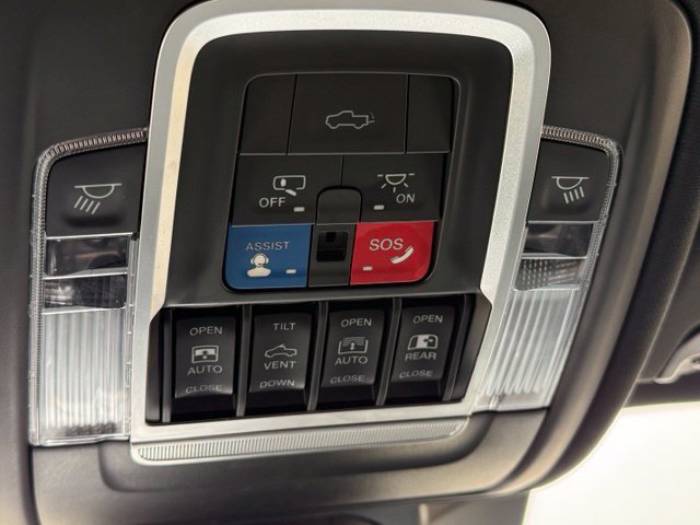 Used 2021 RAM 1500 Laramie AWD/4WD image 29