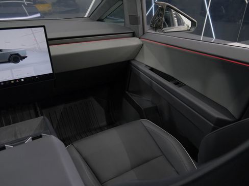 Used 2025 Tesla Cybertruck AWD Crew Cab image 66