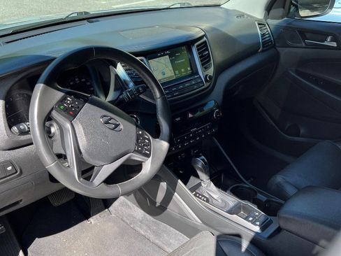 Used 2016 Hyundai Tucson Limited w/ Option Group 03 FWD image 9