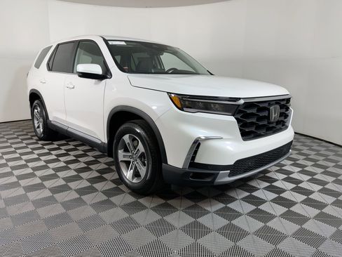 New 2025 Honda Pilot EX-L image 18