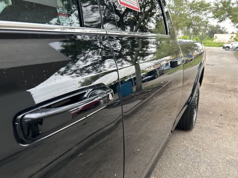 Used 2025 RAM 2500 Limited AWD/4WD image 20