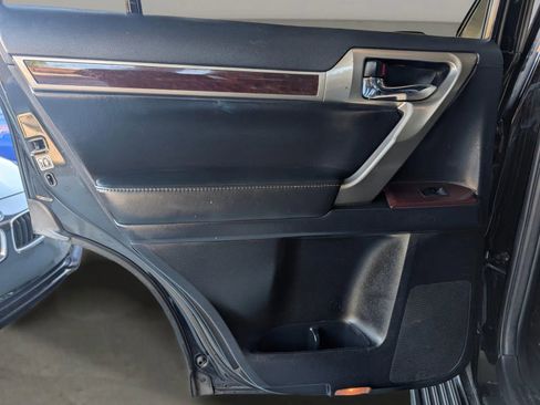 Used 2015 Lexus GX 460 w/ Premium Package AWD/4WD image 20