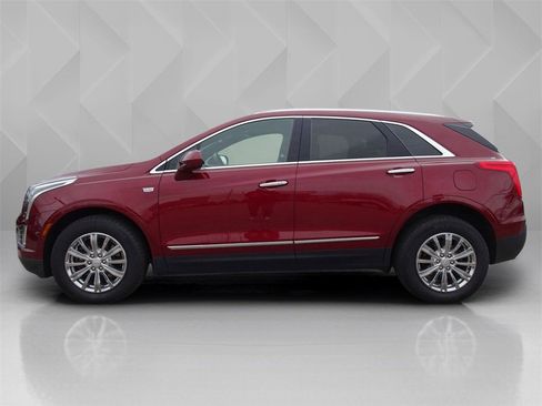 Used 2018 Cadillac XT5 Luxury w/ Driver Awareness Package image 2