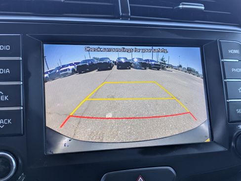 Used 2020 Kia Soul LX FWD image 28