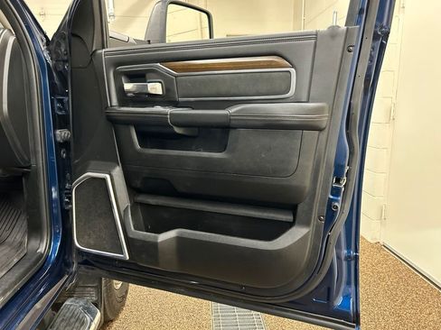 Used 2024 RAM 3500 Laramie AWD/4WD image 11