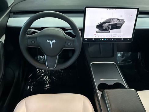 Used 2022 Tesla Model Y Long Range AWD/4WD image 15