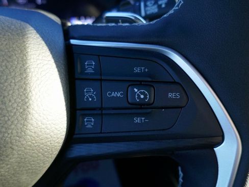 New 2025 Jeep Grand Cherokee L Altitude image 16