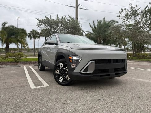 Used 2024 Hyundai Kona SEL AWD/4WD image 1