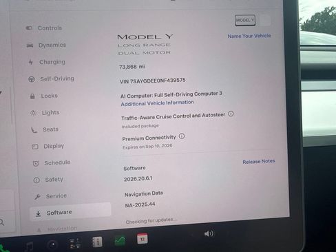 Used 2022 Tesla Model Y Long Range AWD/4WD image 4