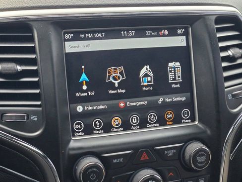 Used 2018 Jeep Grand Cherokee Limited image 25