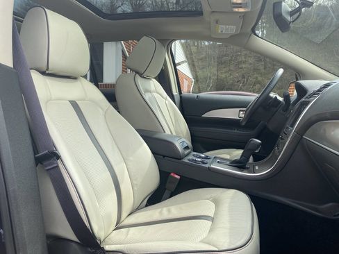 Used 2014 Lincoln MKX AWD w/ Equipment Group 102A image 22