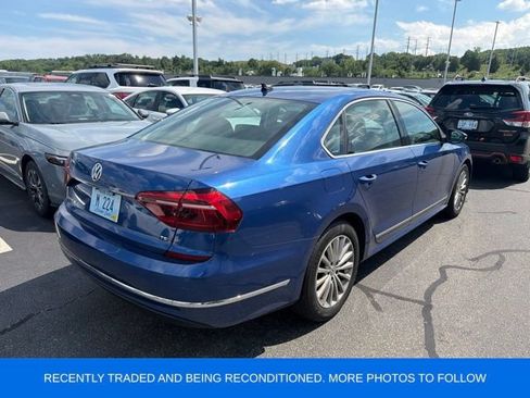 Used 2017 Volkswagen Passat 1.8T SE FWD image 2