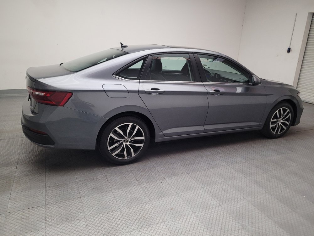 Used 2025 Volkswagen Jetta SE FWD image 10