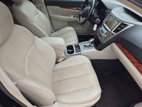 Used 2011 Subaru Outback 2.5i Limited AWD/4WD image 24
