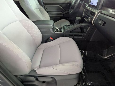 Used 2024 Toyota Tacoma SR5 AWD/4WD image 27
