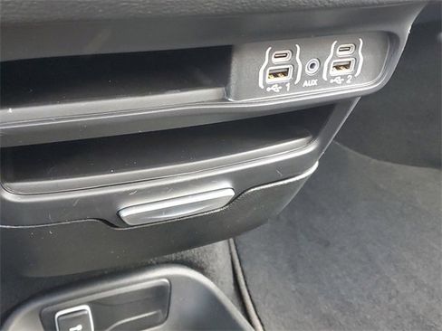 New 2025 Chrysler Pacifica Select image 28