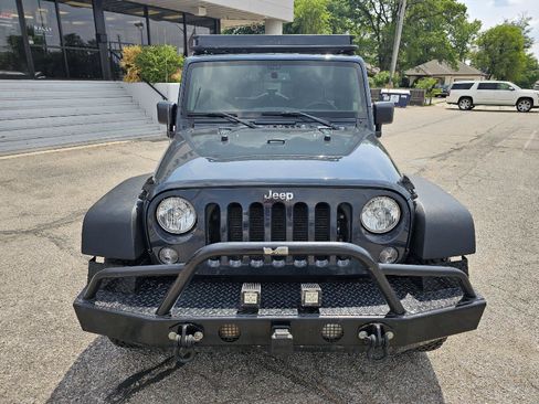 Used 2016 Jeep Wrangler Unlimited Rubicon w/ Connectivity Group image 2