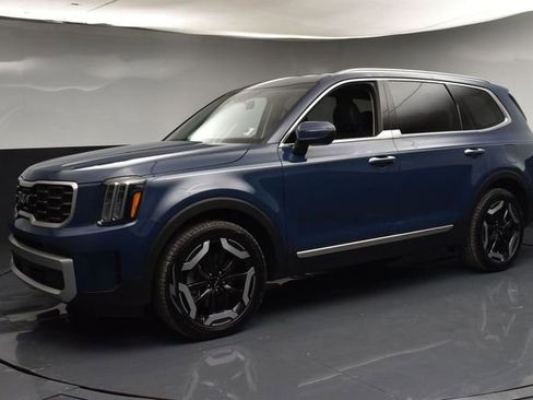 Certified 2025 Kia Telluride S AWD/4WD image 4
