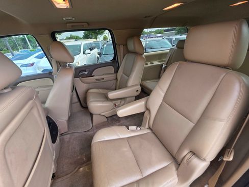 Used 2012 GMC Yukon XL SLT w/ Regional Value Package RWD image 16