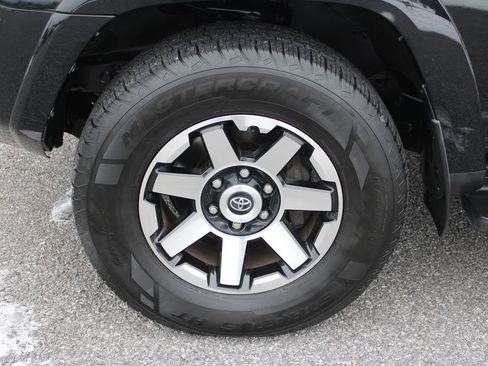 Used 2019 Toyota 4Runner TRD Off-Road image 35