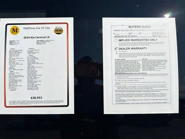 Certified 2024 Kia Carnival LX FWD image 15
