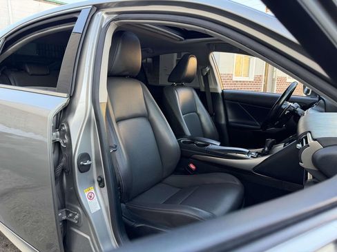 Used 2018 Lexus IS 300 AWD w/ Comfort Package image 8