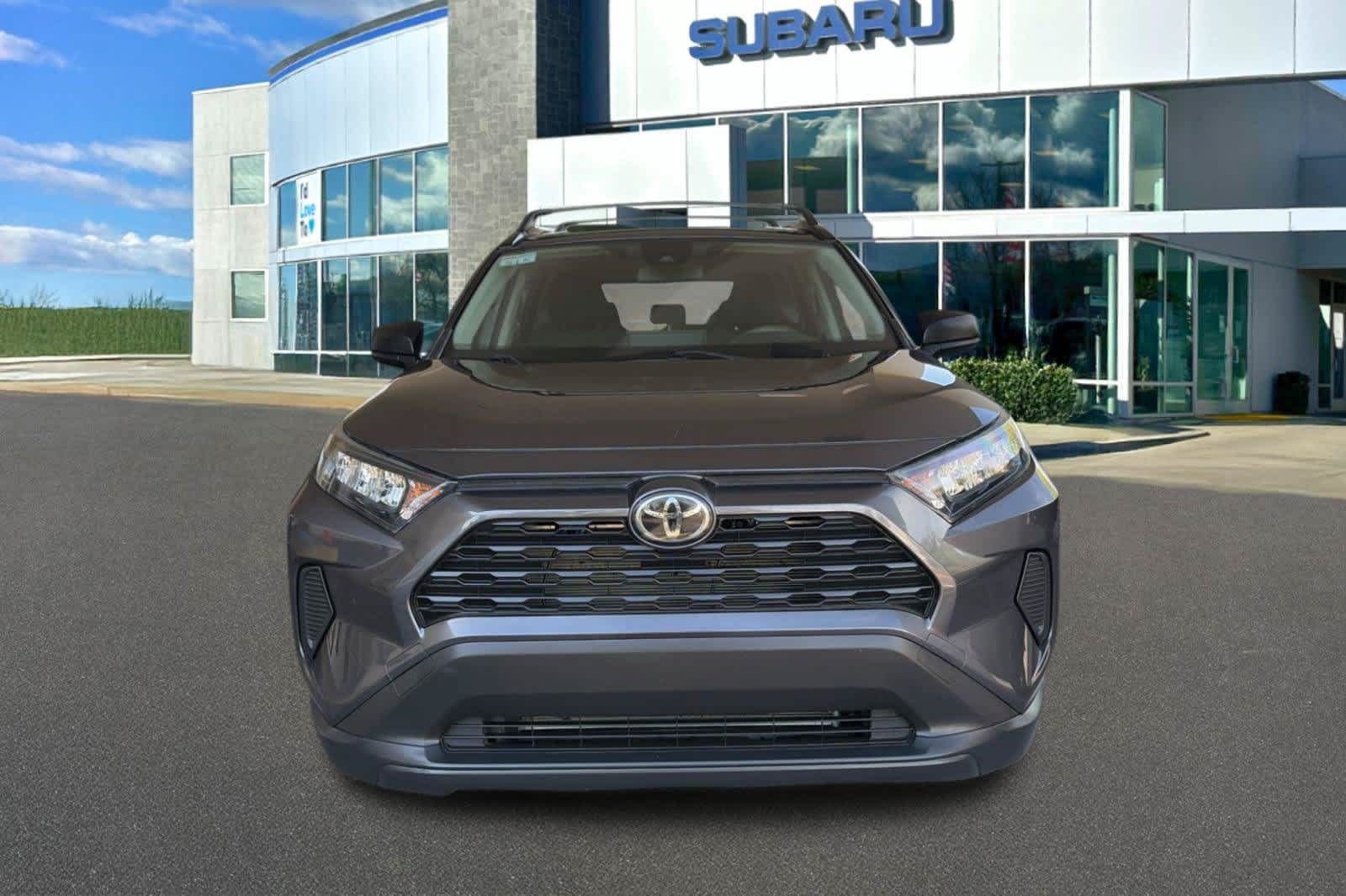Used 2019 Toyota RAV4 LE FWD image 10