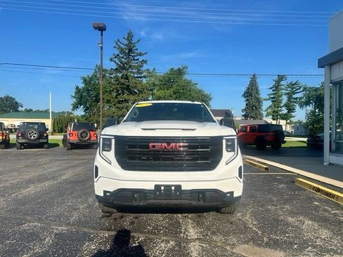 Used 2022 GMC Sierra 1500 Elevation AWD/4WD image 2