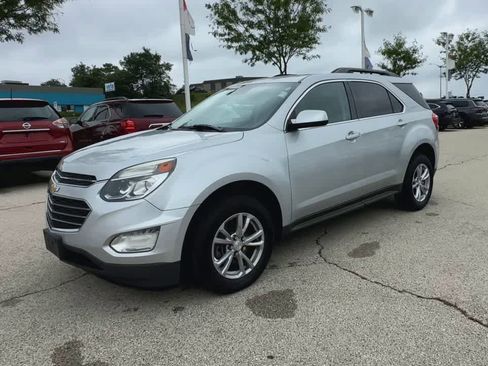 Used 2017 Chevrolet Equinox LT w/ Convenience Package image 4