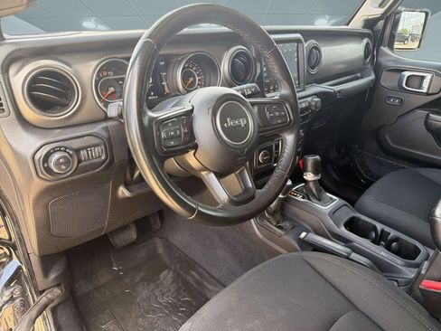 Certified 2022 Jeep Gladiator Sport AWD/4WD image 4